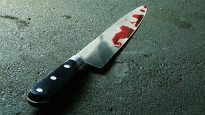 cuchillo_lleno_de_sangre_