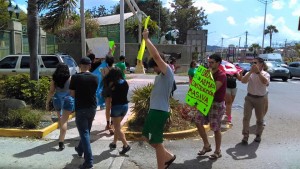 protesta en colegio de mayaguez